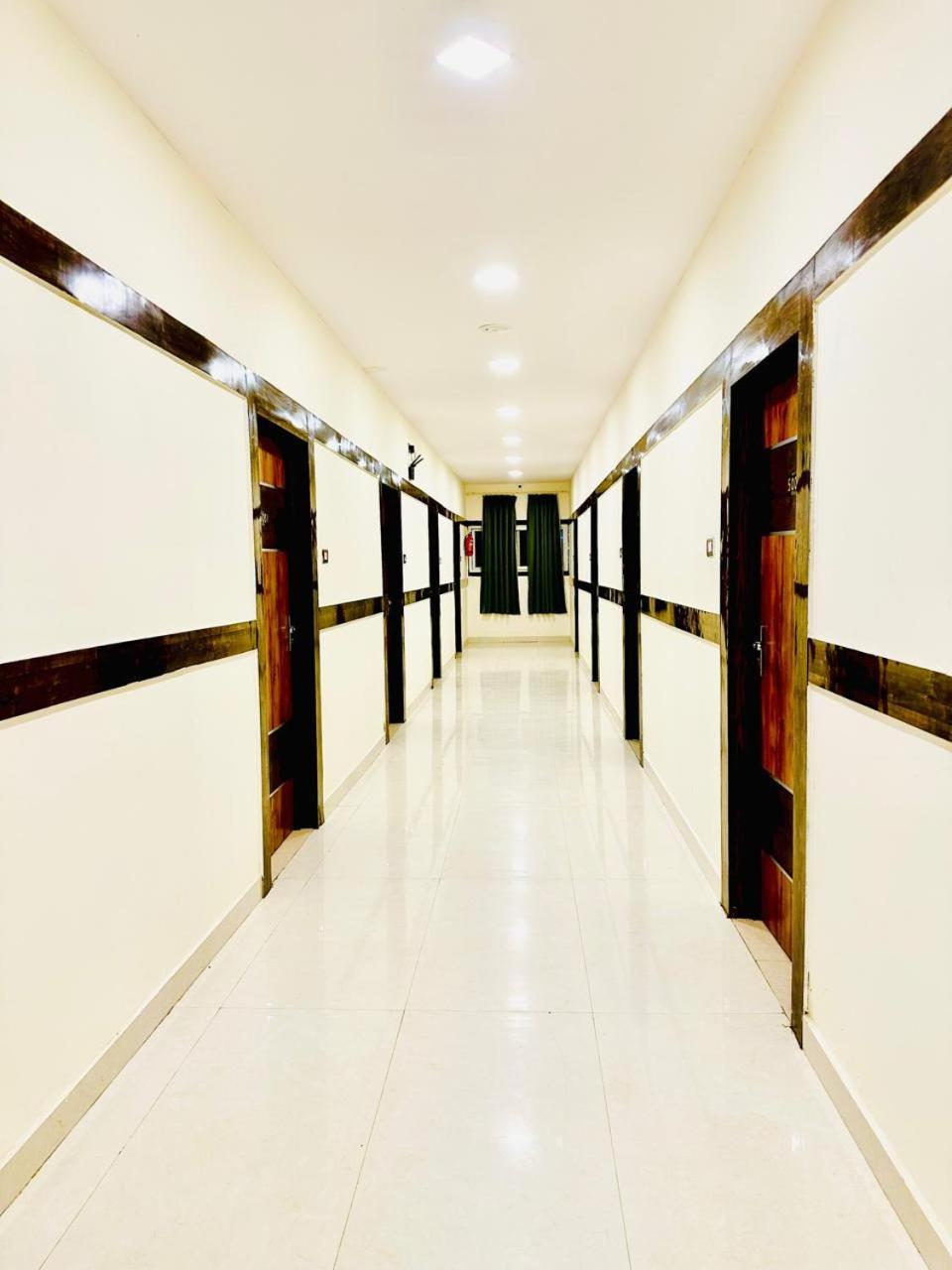 Hotel Sky International- Airport Zone Hyderabad Shamshabad Extérieur photo